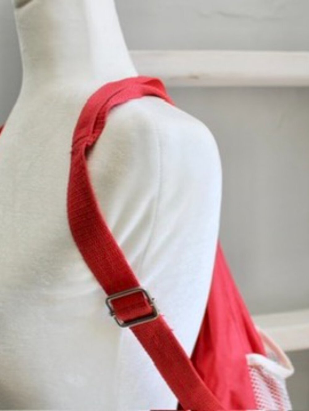Vintage Y2K Red Nylon Floral Mesh Drawstring Outdoors Beach Bag Mini Backpack - Picture 4 of 7